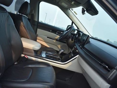 Certified 2023 Kia Carnival EX FWD image 13