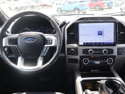 Used 2022 Ford F350 Lariat w/ Lariat Ultimate Package AWD/4WD image 13