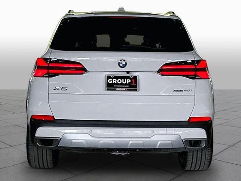 Used 2024 BMW X5 sDrive40i w/ Premium Package image 4