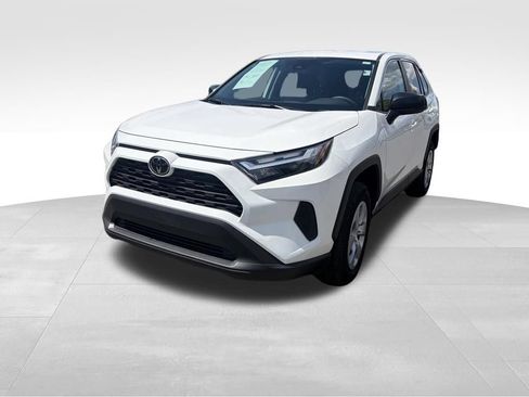 Used 2025 Toyota RAV4 LE AWD/4WD image 3