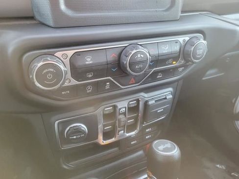 Used 2023 Jeep Wrangler Sport S image 33