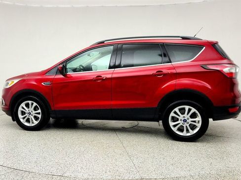 Used 2017 Ford Escape SE w/ SE Leather Comfort Package FWD image 8