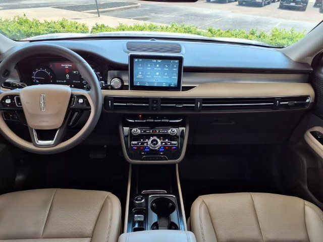 Certified 2022 Lincoln Corsair FWD w/ Equipment Group 101A image 6