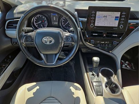 Used 2024 Toyota Camry SE w/ Convenience Package image 15