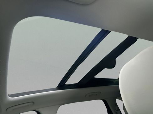 Certified 2025 Kia Sorento SX FWD image 29