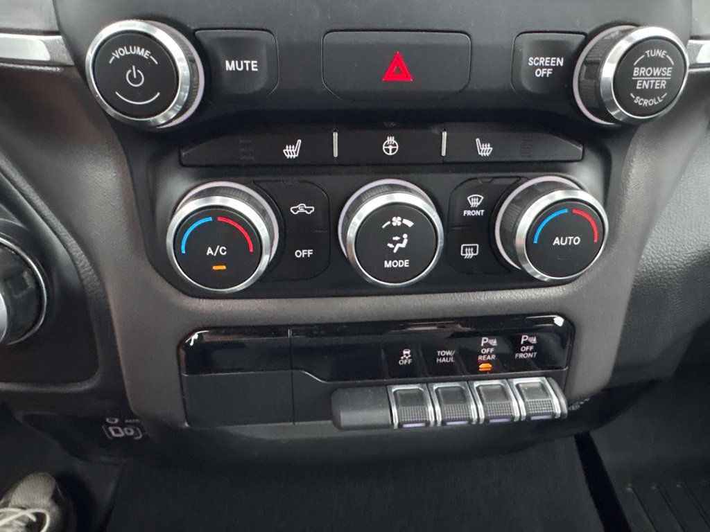 Used 2019 RAM 1500 Big Horn AWD/4WD image 26