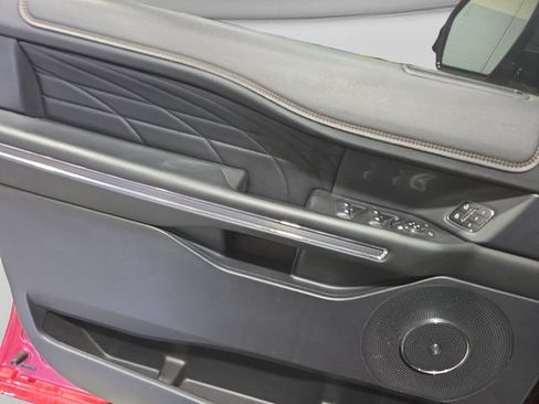 Used 2019 Ford Expedition Platinum AWD/4WD image 11