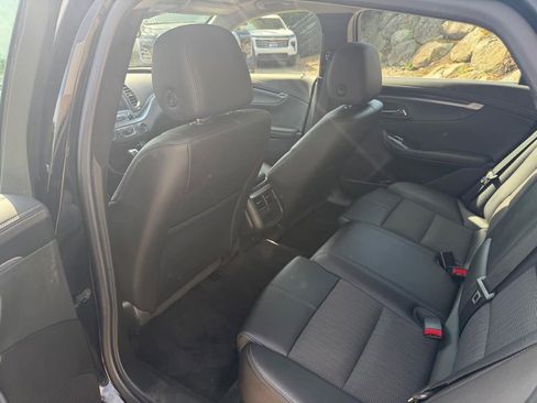Used 2019 Chevrolet Impala LT FWD image 20