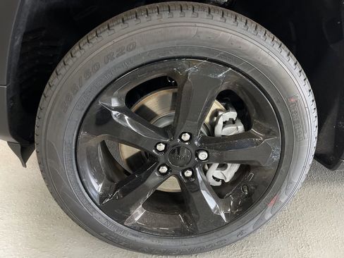 New 2025 Jeep Grand Cherokee L Limited w/ Black Appearance Package image 7