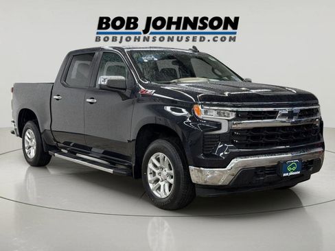 Certified 2024 Chevrolet Silverado 1500 LT w/ Z71 Off-Road Package AWD/4WD image 11
