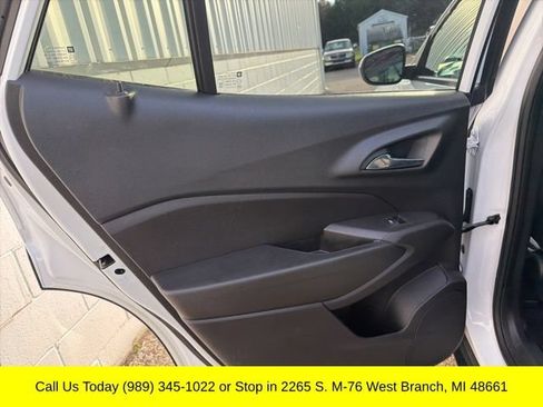 Used 2024 Chevrolet Trax LT w/ Driver Confidence Package FWD image 34