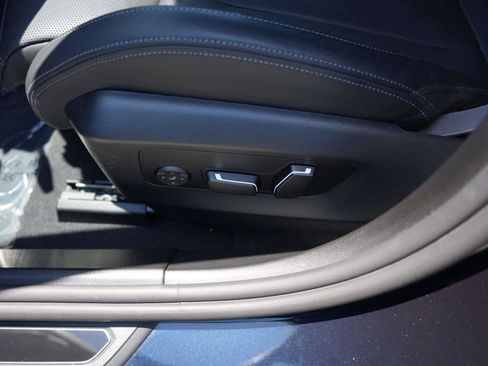 Used 2025 BMW M5 w/ Carbon Package AWD/4WD image 15