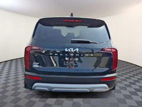Used 2022 Kia Telluride LX AWD/4WD image 5