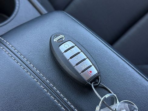 Used 2025 Nissan Altima 2.5 SV image 21