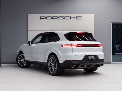 Certified 2024 Porsche Cayenne GTS AWD/4WD image 3