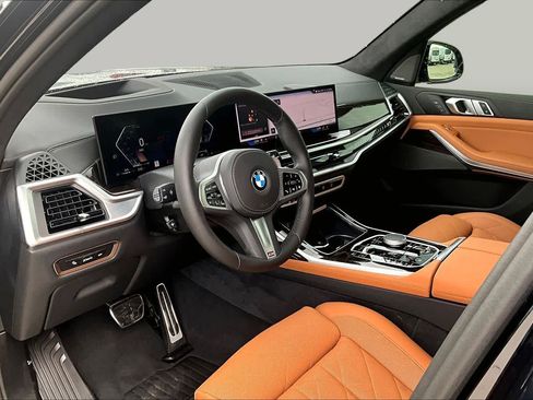 Used 2025 BMW X7 xDrive40i w/ M Sport Package AWD/4WD image 16
