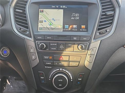 Used 2018 Hyundai Santa Fe Sport image 19