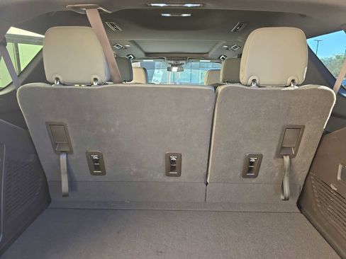 Used 2023 GMC Yukon SLT image 9