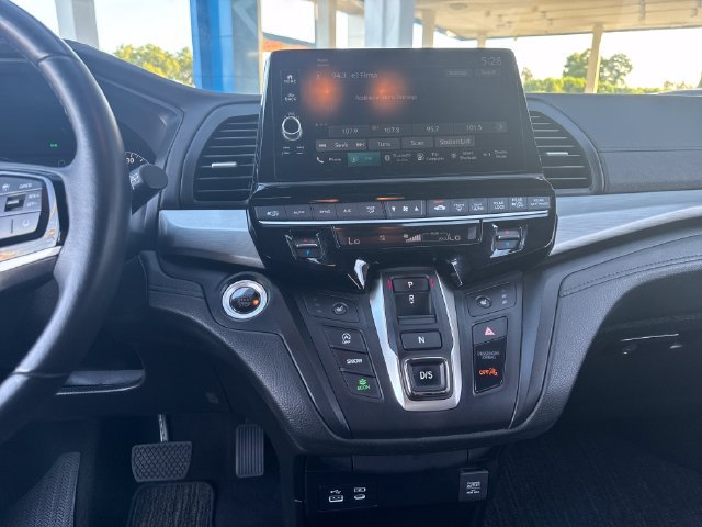 Used 2025 Honda Odyssey EX-L image 17