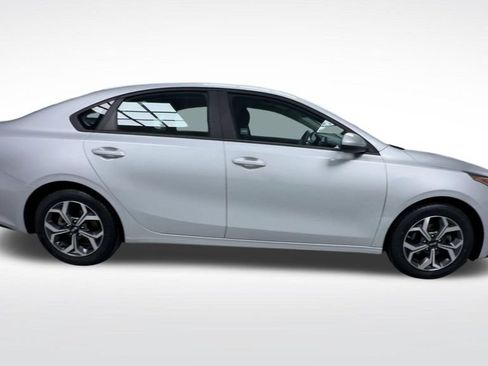 Used 2021 Kia Forte LXS FWD image 9