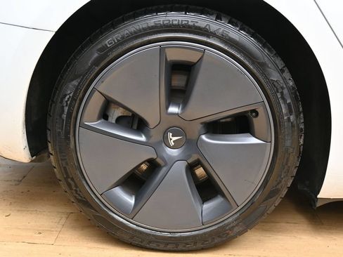 Used 2023 Tesla Model 3 Standard Range RWD image 12