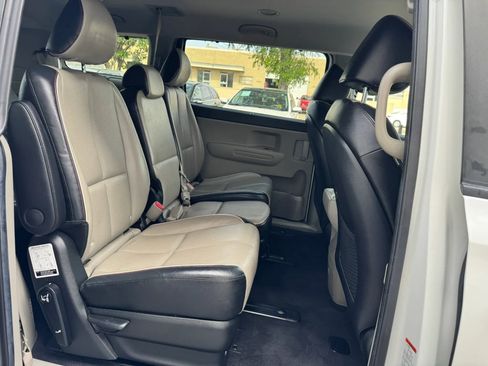 Used 2020 Kia Sedona EX image 24