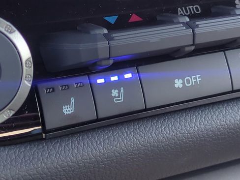 New 2026 Toyota Tundra Limited AWD/4WD image 22