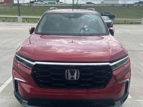 Used 2023 Honda Pilot Elite image 3