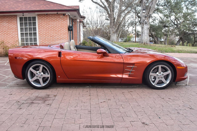 Used 2006 Chevrolet Corvette Coupe w/ Preferred Equipment Group RWD image 9
