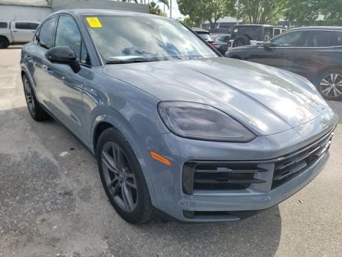 Used 2024 Porsche Cayenne Coupe AWD/4WD image 4