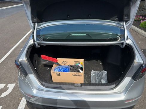 Used 2023 Honda Accord EX image 9