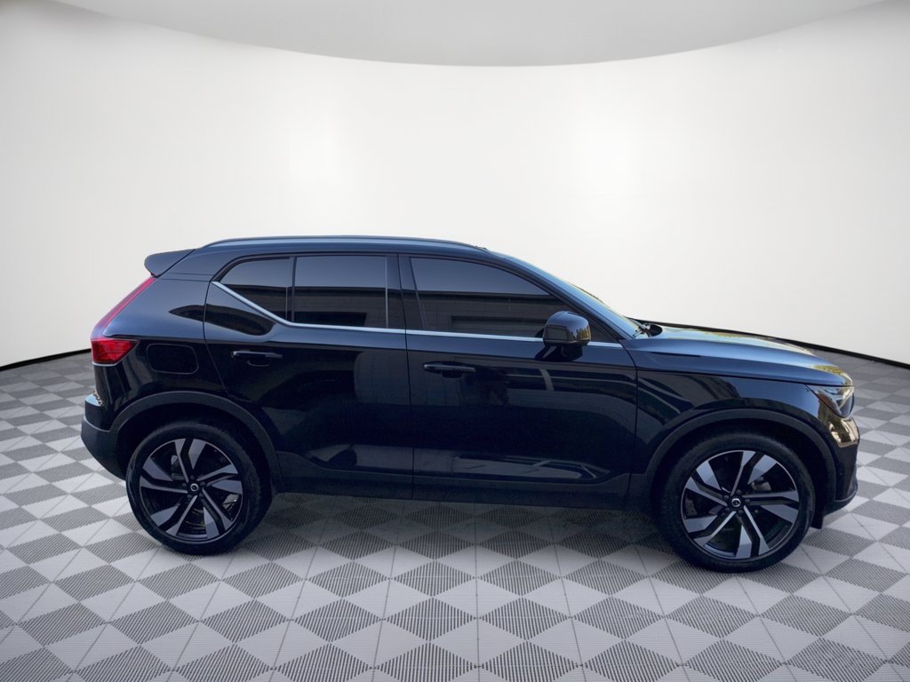 Used 2023 Volvo XC40 B5 Plus w/ Driver Assist Package AWD/4WD image 8