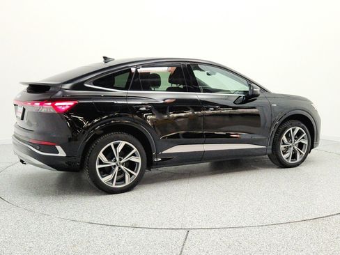 Used 2023 Audi Q4 e-tron Prestige image 5