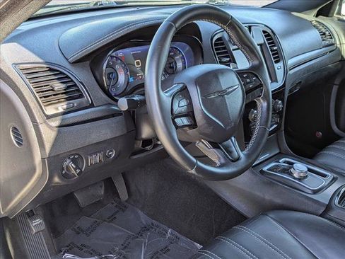 Used 2015 Chrysler 300 S image 10