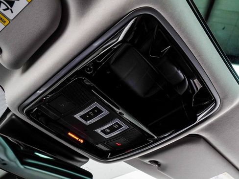 Used 2020 Land Rover Range Rover Velar S image 35