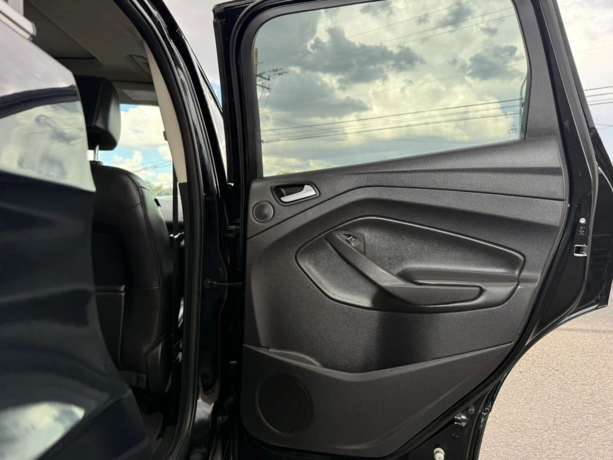 Used 2017 Ford Escape Titanium FWD image 31