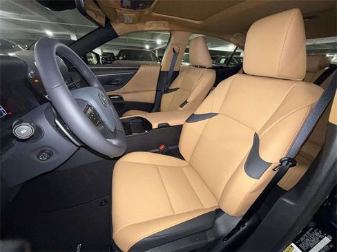 New 2025 Lexus ES 350 w/ Premium Package image 2