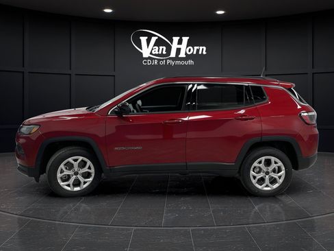 New 2025 Jeep Compass Latitude w/ Sun & Sound Group AWD/4WD image 12
