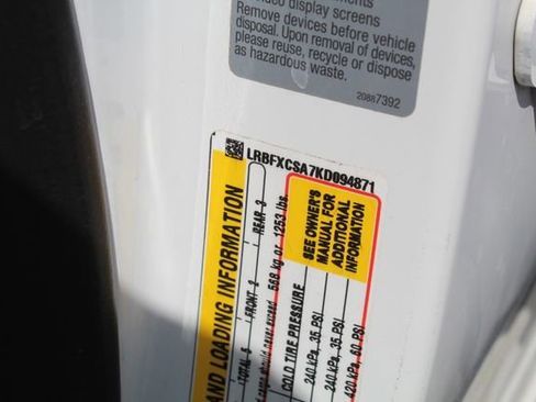 Used 2019 Buick Envision Essence FWD image 36