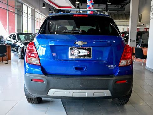 Used 2015 Chevrolet Trax LT w/ LT Sun and Sound Package AWD/4WD image 6