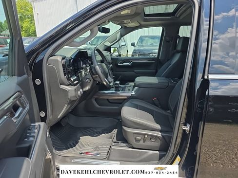 Used 2025 Chevrolet Silverado 1500 LTZ w/ LTZ Premium Package AWD/4WD image 18