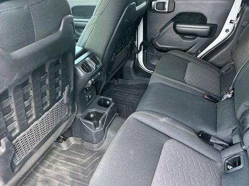 Used 2021 Jeep Gladiator Mojave AWD/4WD image 9