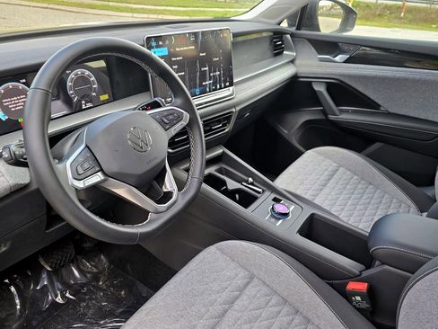 New 2026 Volkswagen Tiguan S FWD image 17