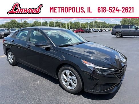 Used 2022 Hyundai Elantra SE FWD image 7