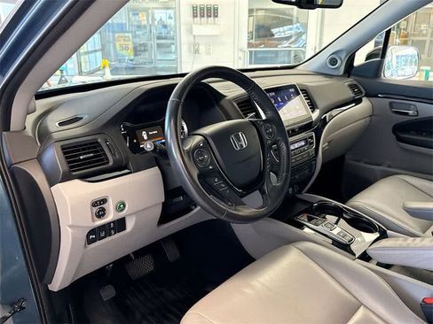 Certified 2017 Honda Pilot Touring image 10
