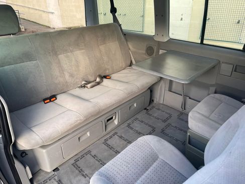 Used 2002 Volkswagen Eurovan MV image 13