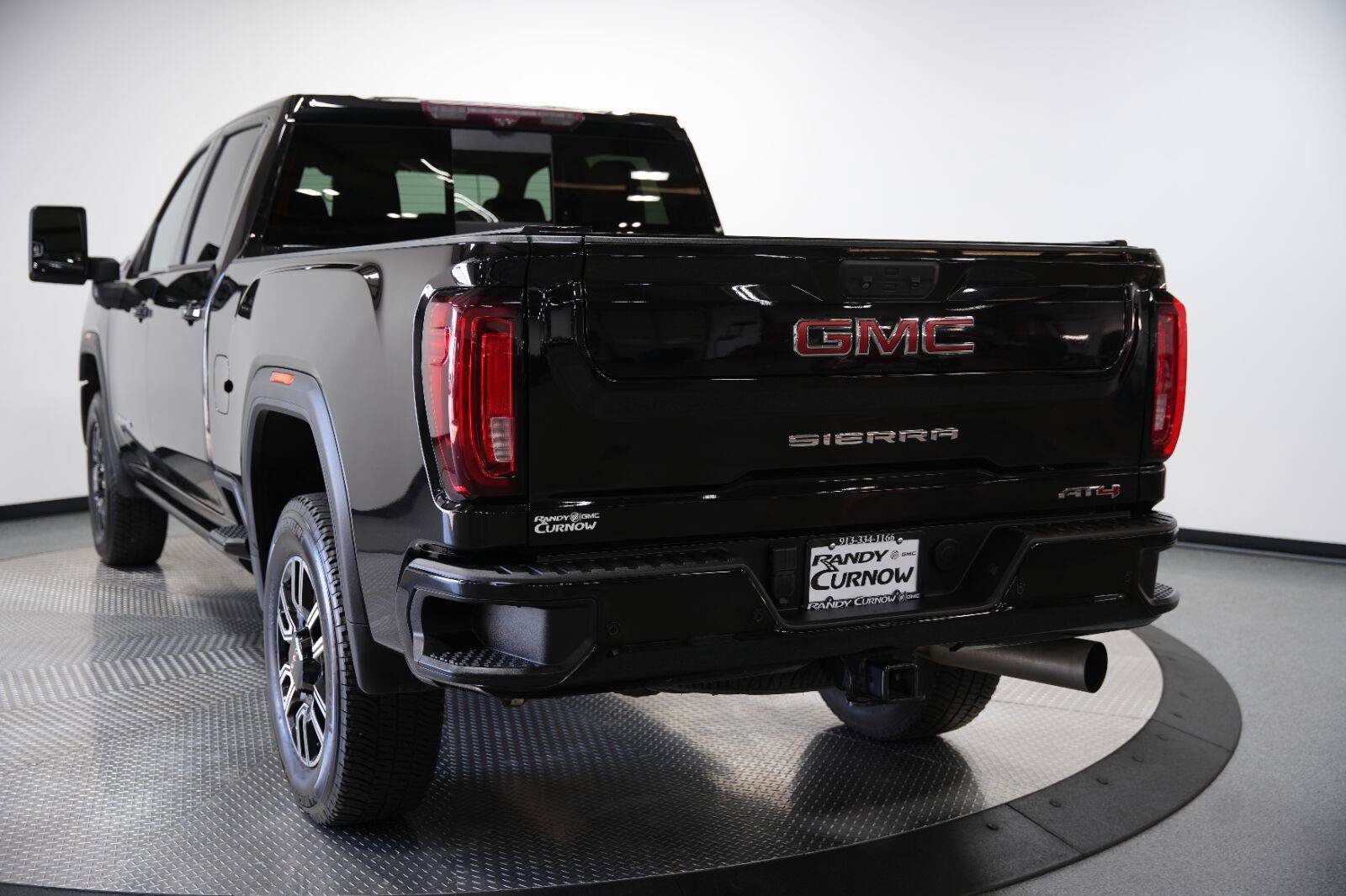 Used 2023 GMC Sierra 3500 AT4 w/ AT4 Premium Plus Package AWD/4WD image 7