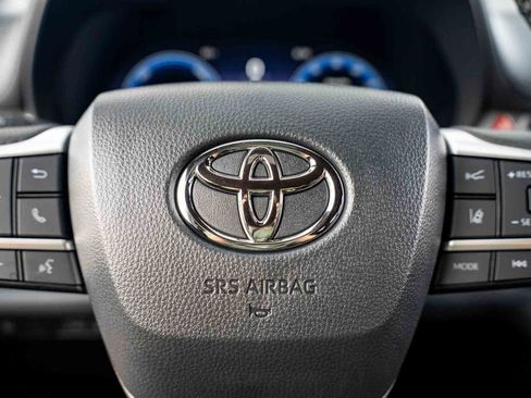 New 2026 Toyota Sienna Platinum AWD/4WD image 13