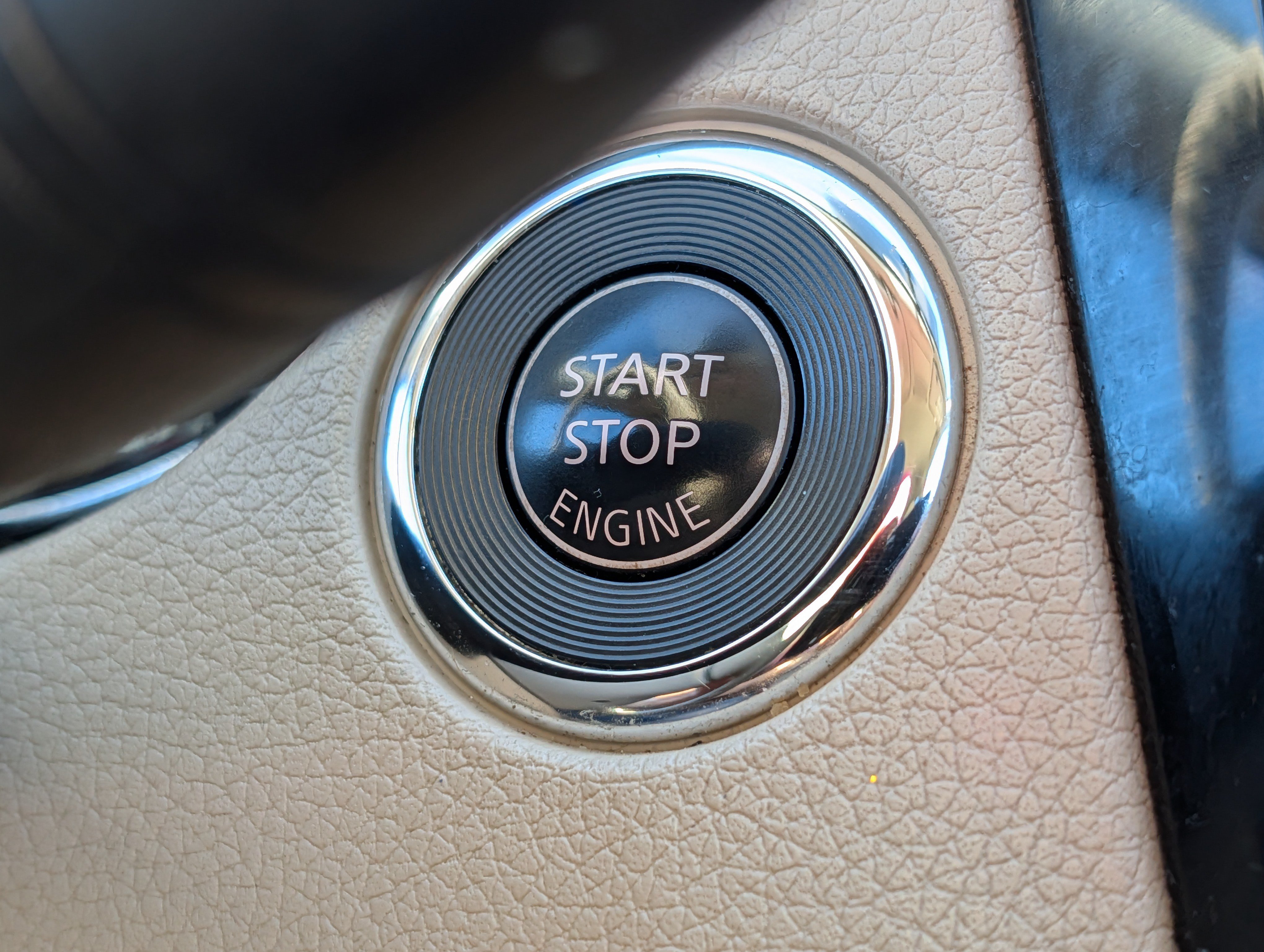 Used 2014 Nissan Rogue SV AWD/4WD image 28