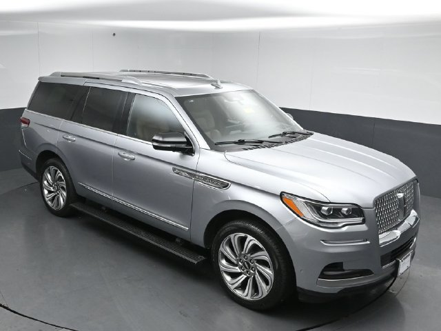 Certified 2023 Lincoln Navigator Reserve AWD/4WD image 47